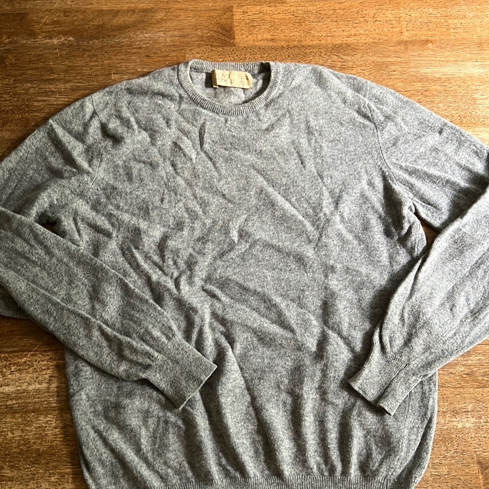 Vintage Royal Pringle 100% cashmere sweater size 38 GUC
